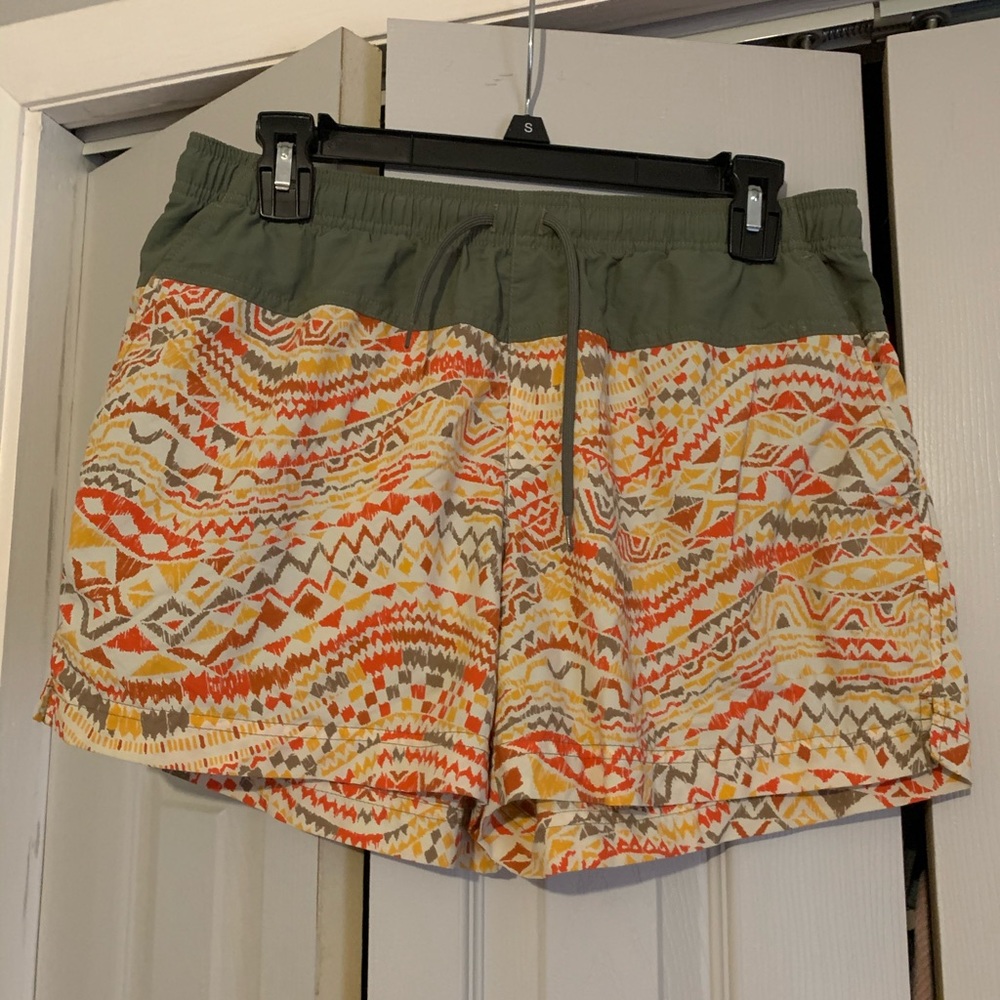 Columbia shorts, size medium